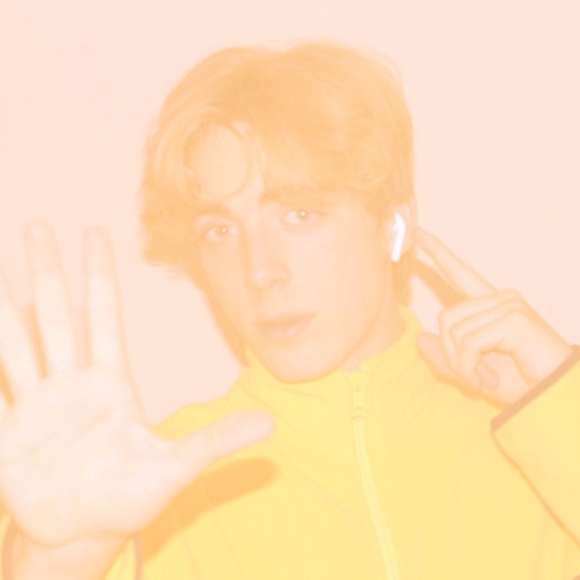 Meet your Posher, Mitchell - Picture 1 of 1